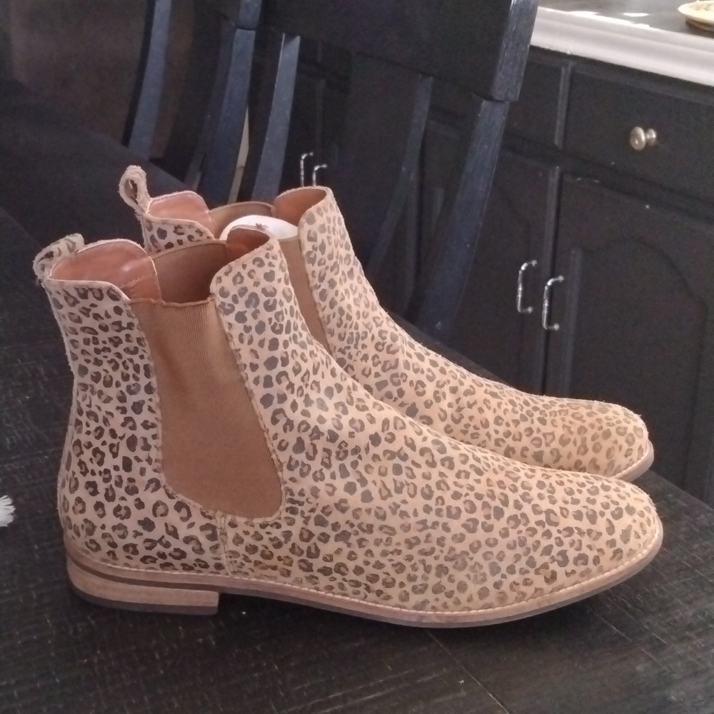 LUCY AVENUE ANIMAL PRINT CHELSEA WOMEN'S